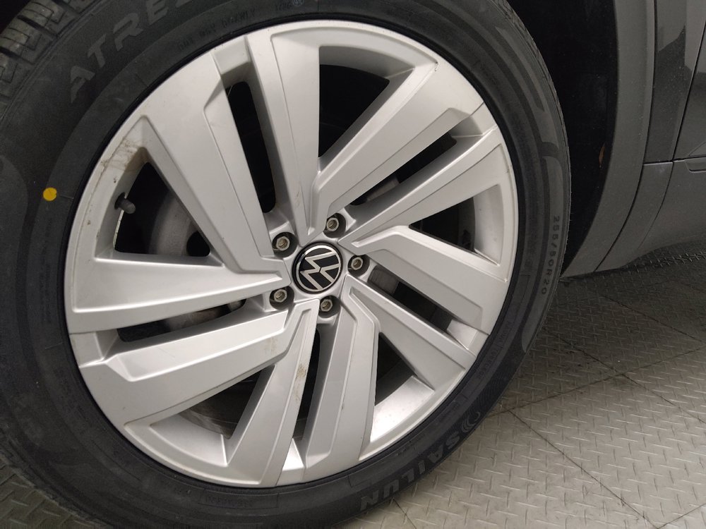 Used 2023 Volkswagen Atlas Cross Sport SE w/ Panoramic Sunroof Package FWD image 31