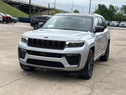 New 2026 Jeep Grand Cherokee L Summit w/ Obsidian Package AWD/4WD image 13