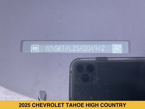 Used 2025 Chevrolet Tahoe High Country AWD/4WD image 18
