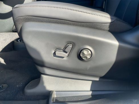 New 2026 Chrysler Pacifica Select image 12