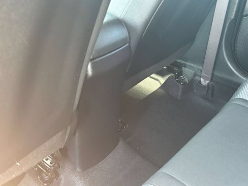 Used 2025 Kia Soul LX w/ LX Technology Package FWD image 22