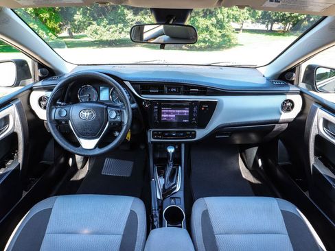 Used 2017 Toyota Corolla LE w/ Carpet Mat Package (TMS) FWD image 2