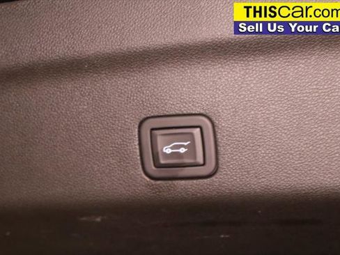 Used 2023 Cadillac Escalade Luxury RWD image 29