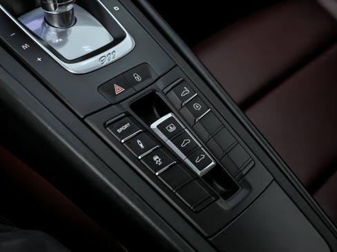 Used 2018 Porsche 911 Carrera image 36