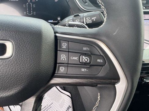 Used 2024 Jeep Grand Cherokee L Limited image 16