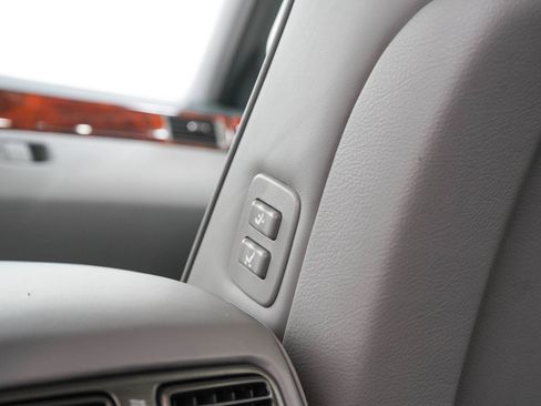 Used 2005 Lexus LS 430 RWD image 15