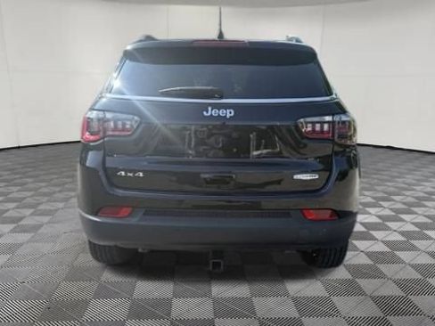 Used 2024 Jeep Compass Latitude w/ Convenience Group AWD/4WD image 4