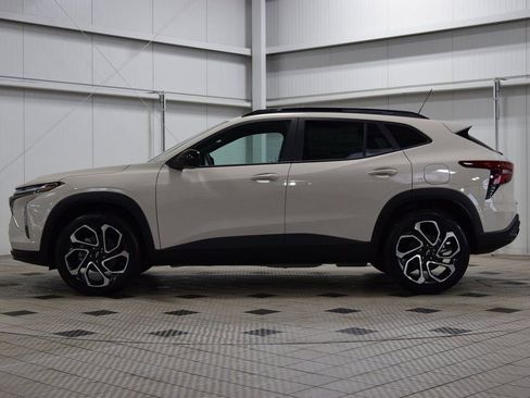 New 2026 Chevrolet Trax RS w/ Sunroof Package image 4