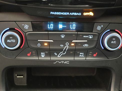 Used 2018 Ford Focus ST w/ Equipment Group 402A FWD image 28