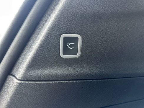 New 2026 Chrysler Pacifica Limited image 18