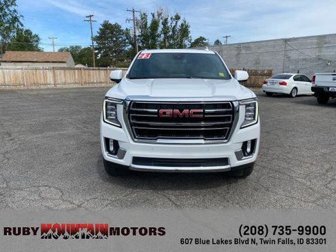 Used 2023 GMC Yukon SLT AWD/4WD image 2