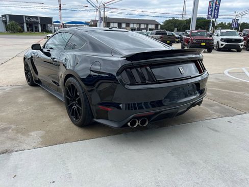 Used 2016 Ford Mustang Shelby GT350 w/ Technology Package RWD image 5