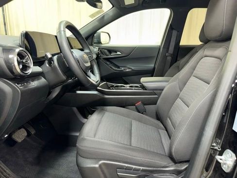 Used 2025 Chevrolet Equinox LT AWD/4WD image 14