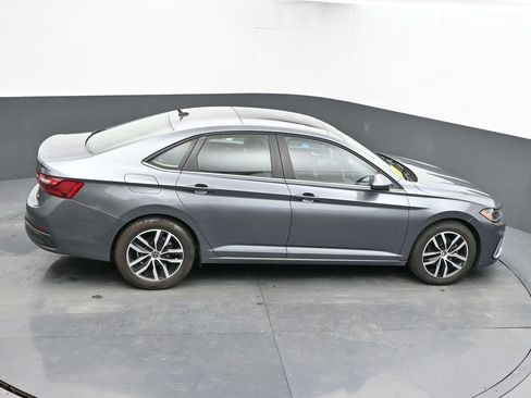 Used 2025 Volkswagen Jetta SE FWD image 36