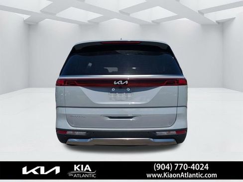 Used 2023 Kia Carnival SX Prestige FWD image 4