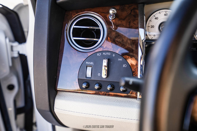 Used 2013 Rolls-Royce Ghost RWD image 81