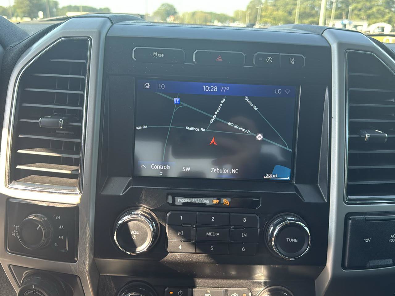 Used 2020 Ford F150 Lariat w/ Equipment Group 501A Mid AWD/4WD image 21
