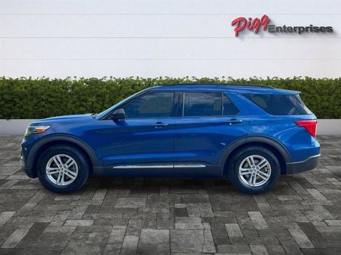 Used 2021 Ford Explorer XLT w/ Equipment Group 202A RWD image 3