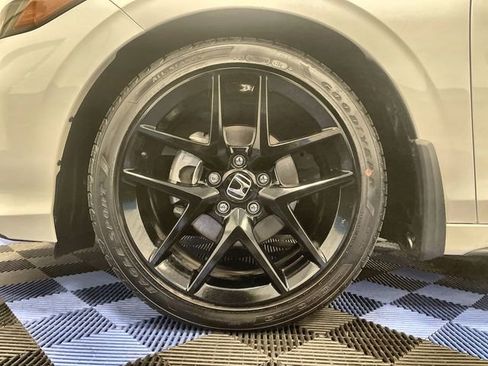 Certified 2025 Honda Civic Sport image 10