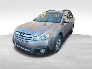 Used 2014 Subaru Outback 2.5i Limited w/ Moonroof Package video 1