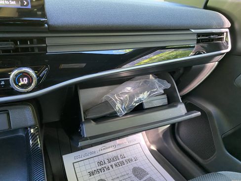 Used 2025 Honda Prologue EX image 31