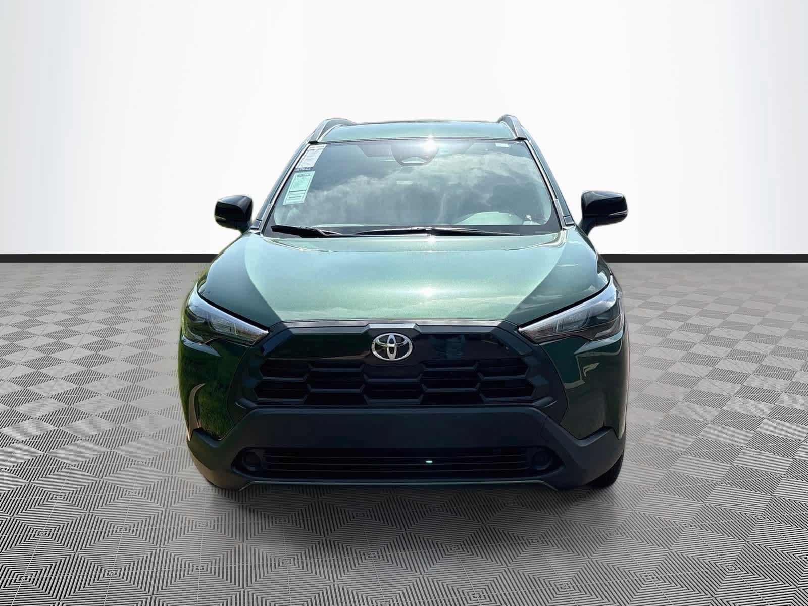 Used 2026 Toyota Corolla Cross LE FWD image 2
