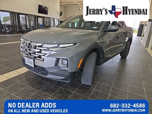 Used 2022 Hyundai Santa Cruz SEL FWD image 2