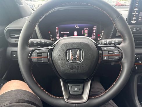 Used 2026 Honda Pilot TrailSport image 15