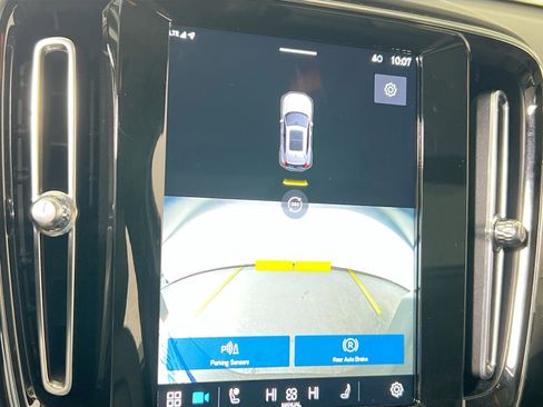 Used 2023 Volvo XC40 B5 Plus w/ Driver Assist Package image 14