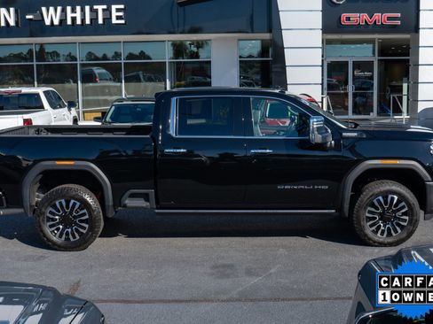 Used 2024 GMC Sierra 2500 Denali Ultimate image 2