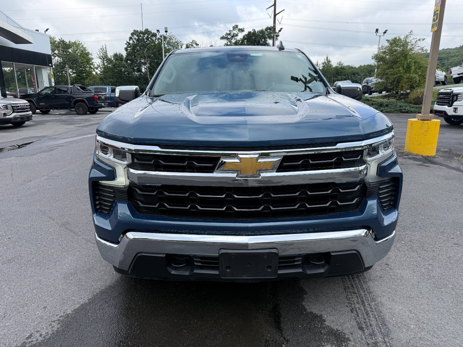 Certified 2024 Chevrolet Silverado 1500 LT AWD/4WD image 8