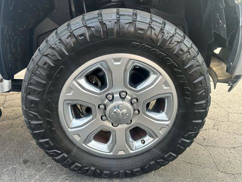 Used 2014 RAM 2500 Laramie w/ Convenience Group image 18