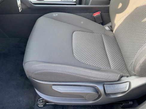 Used 2024 Kia Sportage LX image 14