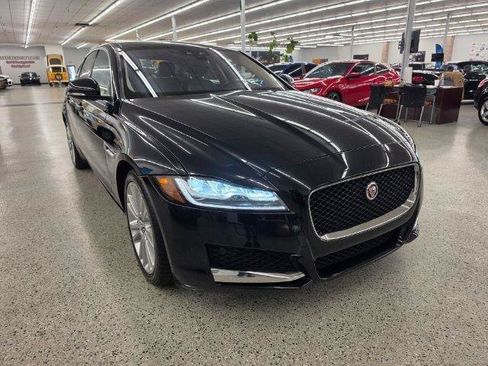 Used 2020 Jaguar XF Prestige AWD/4WD image 4