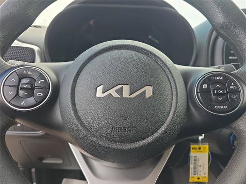 Used 2022 Kia Soul LX image 19