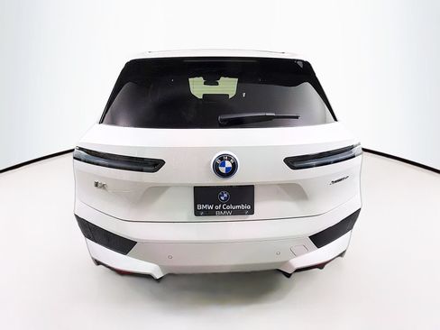 Used 2024 BMW iX xDrive50 w/ Premium Package AWD/4WD image 6