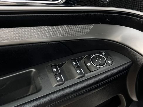 Used 2017 Ford Explorer XLT w/ Equipment Group 202A image 13