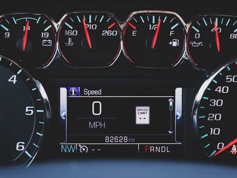 Used 2017 Chevrolet Suburban LT AWD/4WD image 12