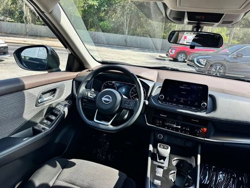 Used 2023 Nissan Rogue SV FWD image 25