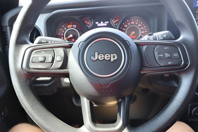 Used 2025 Jeep Wrangler Unlimited Sport AWD/4WD image 13