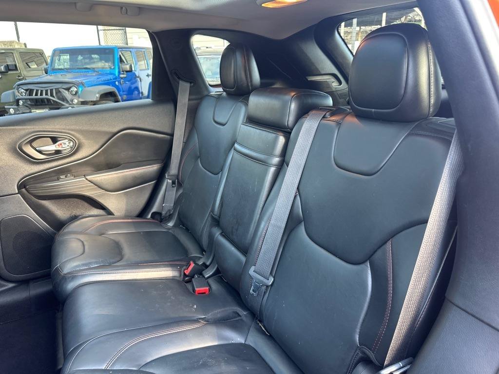 Used 2016 Jeep Cherokee Trailhawk w/ Comfort/Convenience Group AWD/4WD image 25