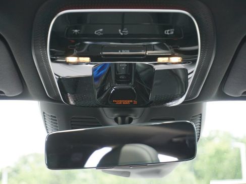 Certified 2025 Mercedes-Benz GLC 300 4MATIC image 49