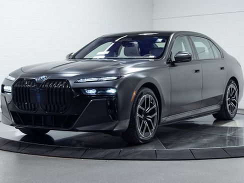 Used 2023 BMW i7 xDrive60 AWD/4WD image 6