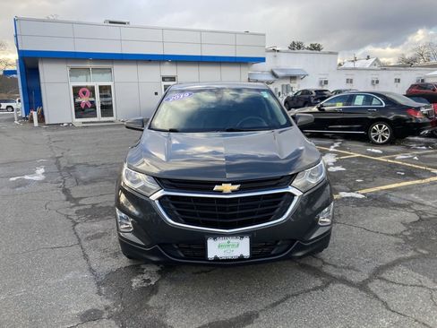 Used 2019 Chevrolet Equinox LT image 2
