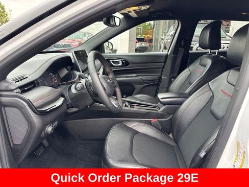 Used 2025 Jeep Compass Trailhawk AWD/4WD image 14