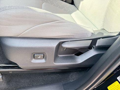 Certified 2025 Toyota Tacoma SR5 image 14