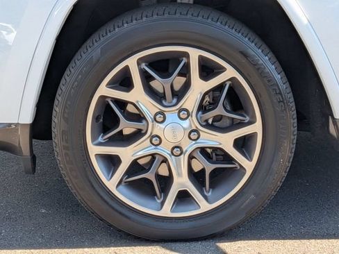 Certified 2018 Jeep Grand Cherokee Limited AWD/4WD image 34
