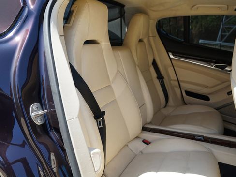 Used 2013 Porsche Panamera GTS image 18