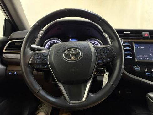 Used 2018 Toyota Camry SE w/ Moonroof Package FWD image 41