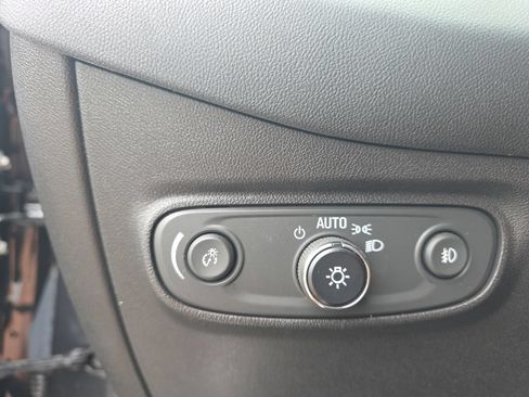 Used 2022 Chevrolet Equinox Premier AWD/4WD image 17